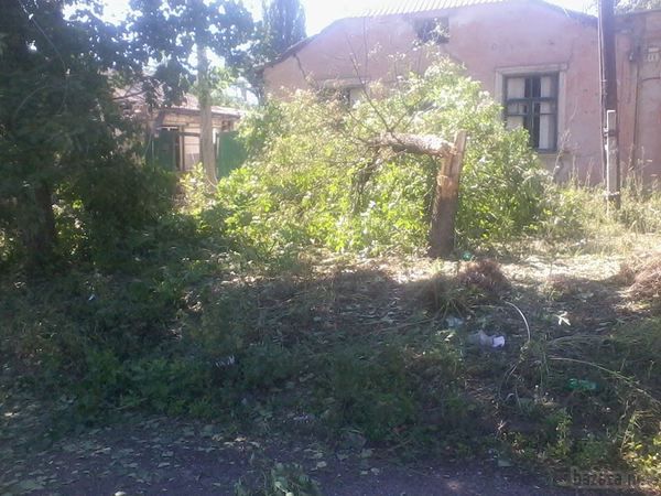 Луганськ зруйнований. Частина 2. Фото. У Луганську який день тривають бої. За кілька діб пошкоджені Східні та Південні квартали.