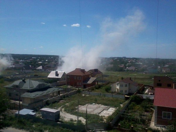 Луганськ зруйнований. Частина 2. Фото. У Луганську який день тривають бої. За кілька діб пошкоджені Східні та Південні квартали.