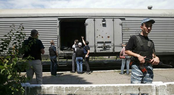 На станцію Балашовка у Харкові прибули вагони-рефрижератори з тілами загиблих в катастрофі Boeing 777