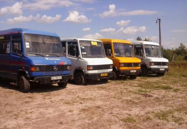 Львівські перевізники передали бійцям на сході України 28 автобусів. Дрогобицьке підприємство "Транс-екіпаж" придбало для армії УАЗ-459.
