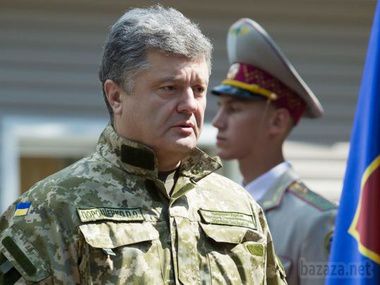 Порошенко: 72-а і 79-а аеромобільні бригади отримали їжу та боєприпаси. Українським військовим надіслали підкріплення, повідомив президент України Петро Порошенко в Twitter.