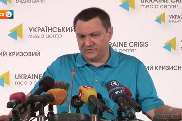 ДНР розстріляли мікроавтобус з дітьми. Бойовики «ДНР» розстріляли мікроавтобус з дітьми, яких евакуювали з дитячих будинків Донбасу.