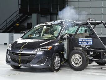 Mazda5, Kia Forte, Kia Cerato, Toyota Prius V - провалили краш-тест. Американський страховий інститут дорожньої безпеки ( IIHS ) провів краш-тест 12 автомобілів 2014 модельного року. З них чотири машини провалили випробування з 25-процентним перекриттям, і тільки гібрид Chevrolet Volt зміг отримати вищу нагороду за захист пасажирів - Top Safety Pick+.