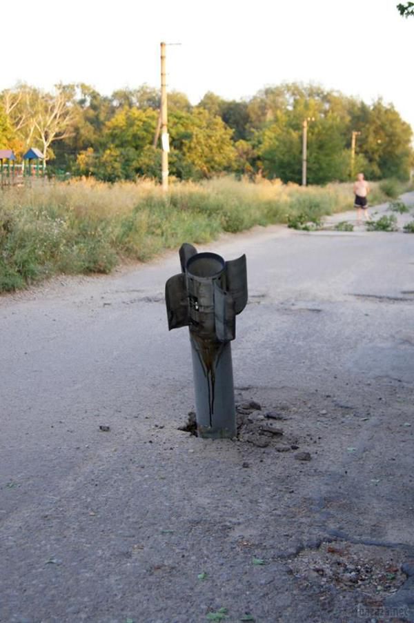 Луганськ зруйнований. Частина 10. Фото (регулярно оновлюється). 31 липня та 1 серпня ситуація в Луганську не сильно змінилася. Місто продовжують обстрілювати.