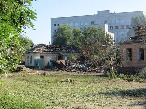 Луганськ зруйнований. Частина 10. Фото (регулярно оновлюється). 31 липня та 1 серпня ситуація в Луганську не сильно змінилася. Місто продовжують обстрілювати.