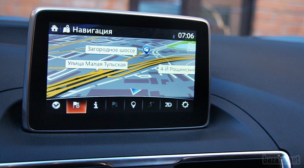 Нова проекція. Тест-драйв Mazda3. Mazda3 в третьому поколінні приїхала підкорювати український ринок всього півроку тому і позиціонується як компроміс між динамікою, комфортом і доступною ціною. Редакція взяла Mazda3 2013 модельного року на тривалий тест, щоб переконатися, чи виправдовує «трійка» покладені на неї очікування.