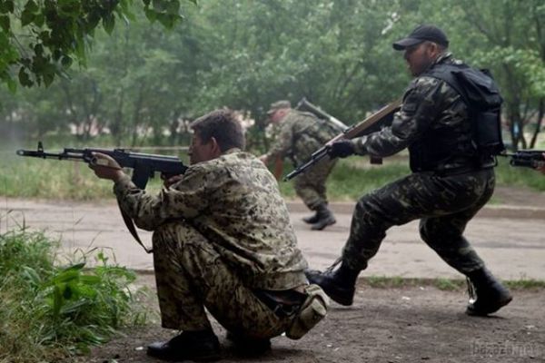 Ситуація в зоні АТО загострилася: бойовики намагаються відбити втрачені позиції. Ситуація в зоні АТО схильна до загострення, що викликано повсюдними спробами бойовиків організувати контратаки і повернути раніше втрачені позиції. 