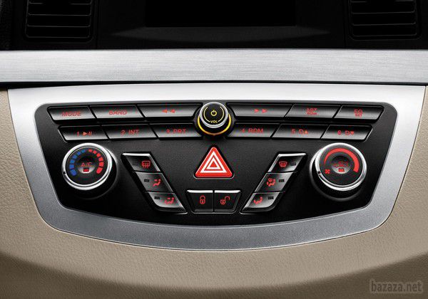 Lifan представить оновлений седан Solano. Автомобіль отримав видозмінену передню частину з бампером, гратами радіатора і фарами нової форми.