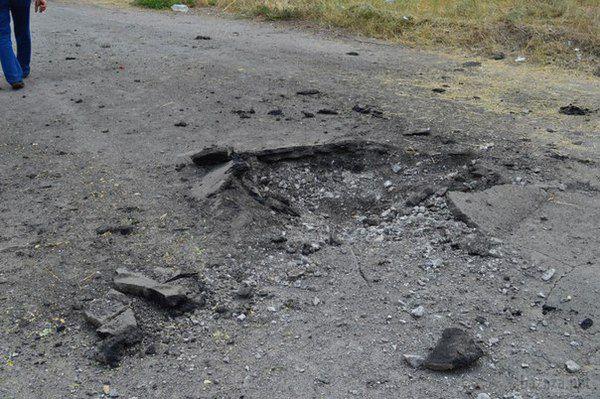 Обстановка в Донецьку 07.08.14 (фото, відео). Ранок 7 серпня почалося з обстрілу району перетину пр. Панфілова та вул. Рози Люксембург. Руйнування були нанесені торговому дому «Купецький» (вулиця Рози Люксембург 86), багатоповерхових будівель по вулиці Рози Люксембург №№ 72, 75, 86. Поврежденно будівлю Донецької міської клінічної лікарні №1 (лікарні Вишневського).