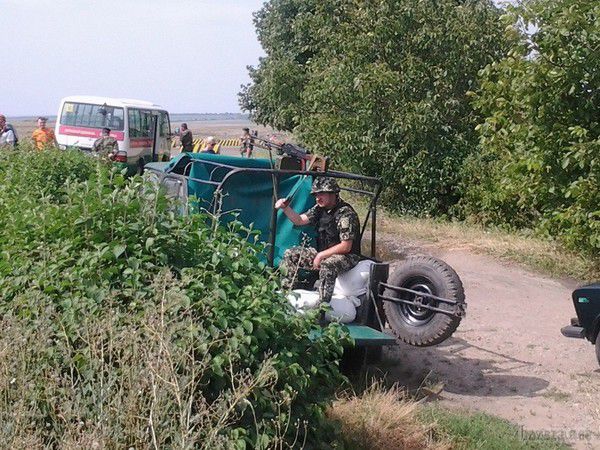 В Одеській області українські військові зміцнюють кордон з Придністров'ям.. Війська берегової охорони Військово-морських сил України спільно з добровільними батальйонами та прикордонниками проводять маневри в районі Котовська.