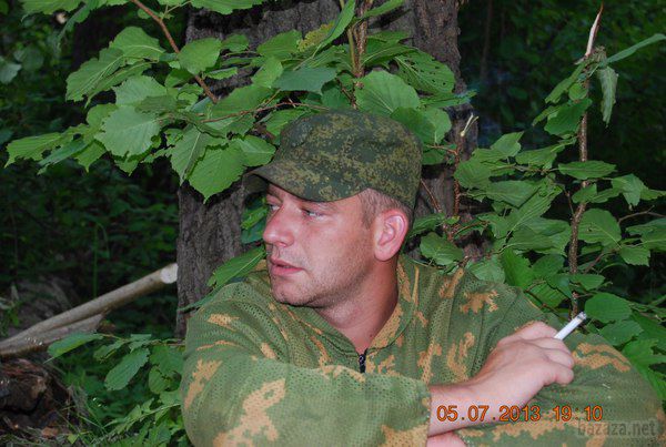 Олександр Ткачов - Російський найманець з Москви!. Ми продовжуємо знайомити вас з бійцями донбаського «ополчення». Пропонуємо вашій увазі ще одного "захисника". Москвич Олександр Ткачов.