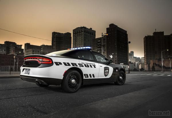Dodge оновив поліцейський варіант седана Charger. За замовчуванням задньопривідний седан оснащений 3,6-літровим двигуном V6. Опціонально машина доступна з 5,7-літровим V8 і повним приводом.