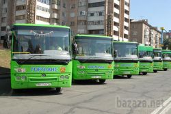 У Луганську не можуть знайти міські автобуси для вивезення городян. У Луганській ОДА намагаються організувати вивезення людей за допомогою міського транспорту. Проте місцезнаходження автобусів невідомо, а з заступником міського голови- не можуть зв'язатися. 