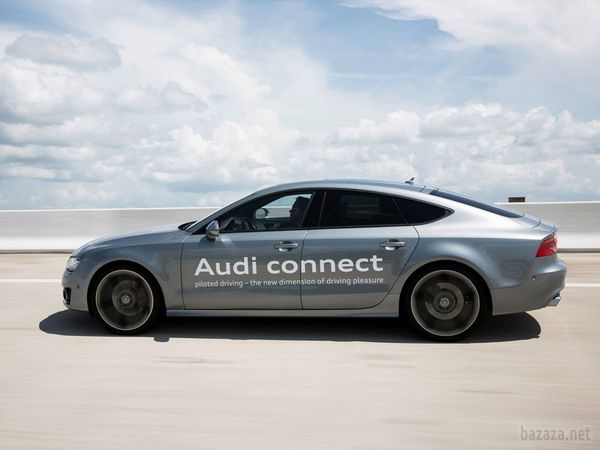 Audi протестувала новий автопілот на американському шосе. Компанія Audi вивела на флоридську швидкісну магістраль хетчбек A7, оснащений автопілотом. Ця машина стала першою, яка проїхалася по дорогах штату без участі водія. Однак виробник не називає систему повноцінним безпілотником- вона працює тільки на швидкості до 60 км/год.