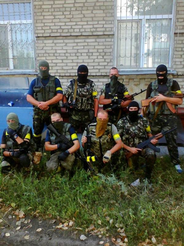 Новини АТО від батальйону Луганськ-1. Під час проведення оперативно-профілактичних заходів по боротьбі з озброєними терористами, була проведена зачистка в околицях Попасній. 