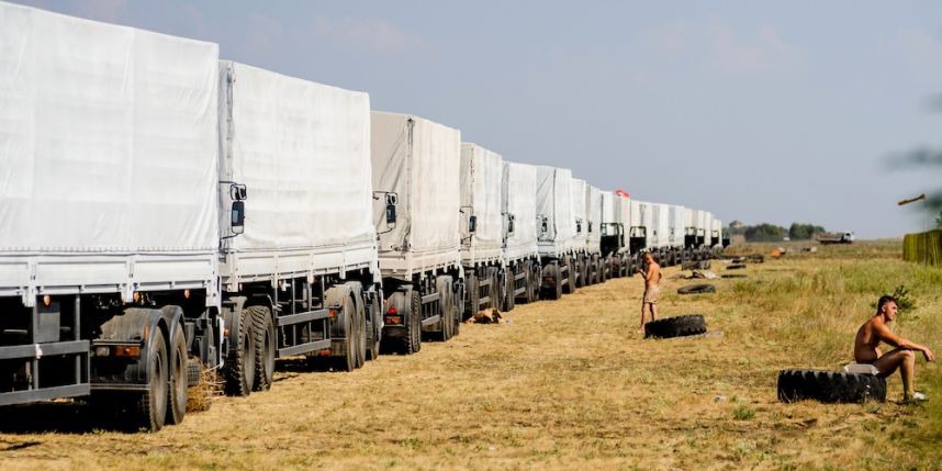 У Москві вигадали пояснення напівпорожніх вантажівок з "гуманітаркою". Нові Камази нібито зламалися б під великим вантажем