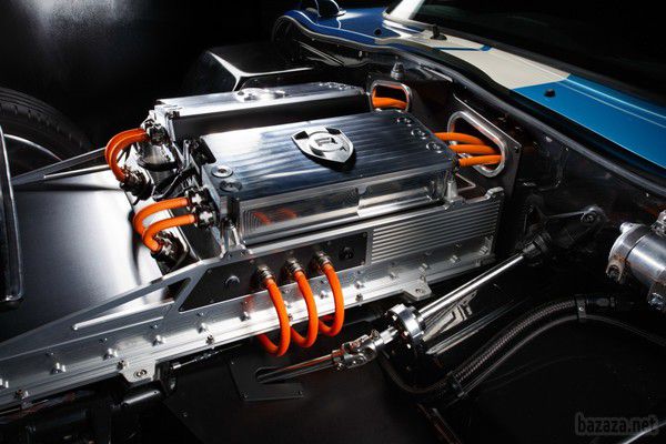 Американці побудували повністю електричний суперкар Renovo Coupe. Автомобіль оснастили силовою установкою, здатною розвивати 500 к.с. потужності і 1355 Нм тяги 