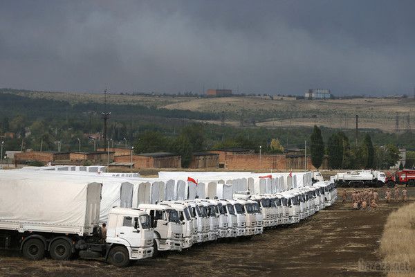 Гуманітарна інтервенція. Де-юре, згода України прийняти гуманітарний конвой- це визнання того, що Росія не є стороною конфлікту. Тобто ті, хто давав добро на гуманітарку, фактично визнали, що на Донбасі йде громадянська війна, а РФ разом із НАТО є у колі миротворців-гуманітаріїв.