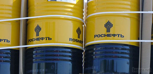 Найбільший нафтотрейдер відмовився від співпраці з «Роснефтью». Заплановану угоду на $2 млрд між «Роснефтью» і швейцарсько-нідерландським нафтотрейдером Vitol відкладено, що є ознакою того, що посилення санкцій з боку Заходу перешкоджають амбіціям російської державної нафтової компанії.