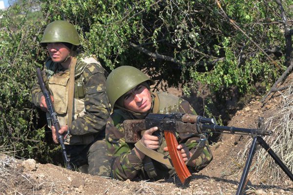 У Донецькій області Нацгвардія розстріляла колону Камазів. 23 серпня бійці Національної гвардії України розстріляли колону Камазів в супроводі Бтрів. Інцидент стався в районі населеного пункту Лисиче Донецької області. Про це повідомили в прес-службі Нацгвардії.