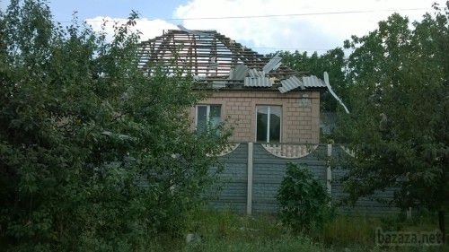 Луганськ зруйнований. Фото. Відео. 26.08.2014. Станом на 26 серпня в Луганську ніч і ранок пройшли відносно спокійно. У місті проблеми зі зв'язком, електроенергією, водою і продуктами.