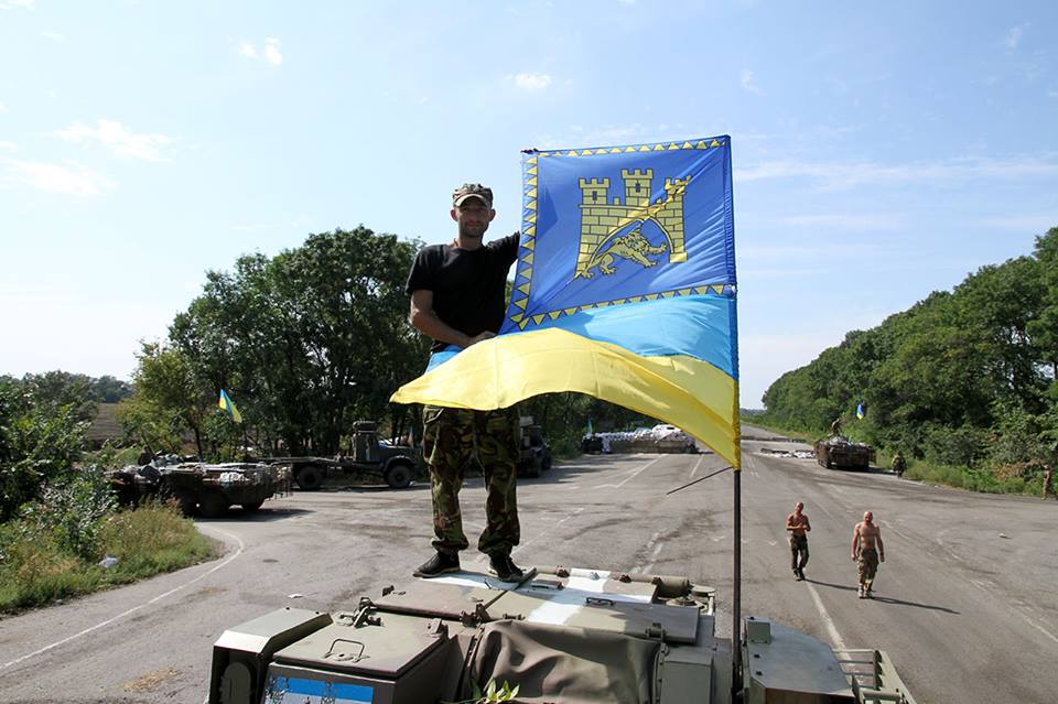 Не справа для галичан бути «диванними військами України». Хлопці, яких ви бачите на світлинах зараз несуть службу на одному з найскладніших блокпостів сил АТО