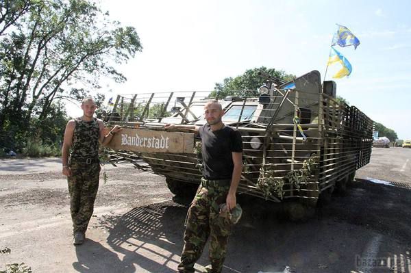 Не справа для галичан бути «диванними військами України». Хлопці, яких ви бачите на світлинах зараз несуть службу на одному з найскладніших блокпостів сил АТО