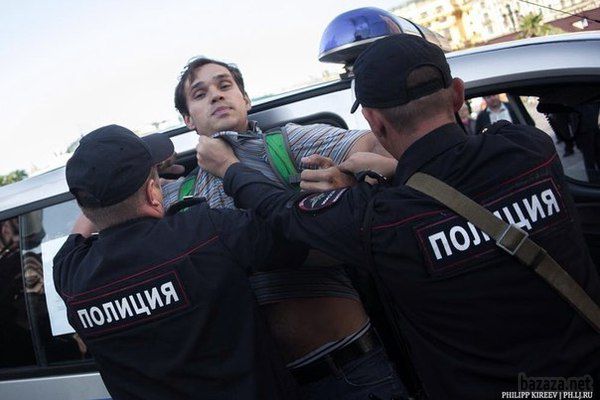 Сьогодні вранці на манежкі в Москві був багатомільйонний сход проти вторгнення в Україну. На нього прийшов один (1) чоловік. 