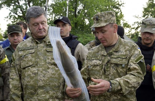 Україна не чекає допомоги іноземних військ, - Порошенко. Однак Україна розраховує на допомогу військово-технічного характеру