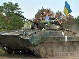 Бійці, які воювали під Новоазовськом вимагають пояснень від командування. Відео. Бійці 9-го батальйону територіальної оборони, в який входять жителі Вінницької області, прибули з Новоазовська і розповіли, що їм довелося пережити. Військовослужбовці вимагають пояснити, чому до них так і не прибула важка бронетехніка і як можна з автоматами воювати з танками і артилерією противника. 