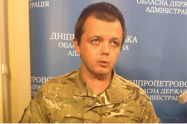 Семенченко вперше зняв балаклаву в Дніпропетровську. Командир батальйону Нацгвардії "Донбас" вперше зняв балаклаву 1 вересня під час прес-конференції в Дніпропетровську.