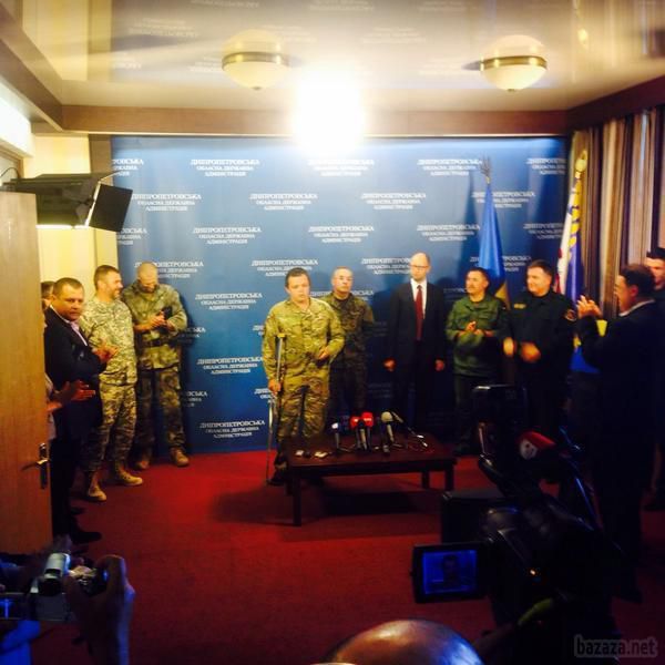 Семенченко вперше зняв балаклаву в Дніпропетровську. Командир батальйону Нацгвардії "Донбас" вперше зняв балаклаву 1 вересня під час прес-конференції в Дніпропетровську.