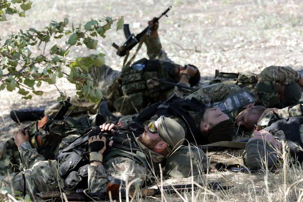 РНБО: Загиблих російських військових оглядають трансплантологи. "Характер маніпуляцій уточнюється", - заявив спікер інфоцентру РНБО Андрій Лисенко.
