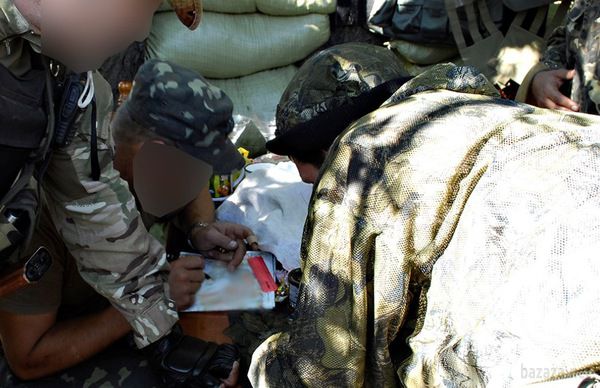 Нічия земля. Один день з життя розвідника в зоні АТО. Репортаж військового інженера Олександра Шульмана, який побував у розвідці поблизу селищ Металіст і Олександрівськ Луганської області