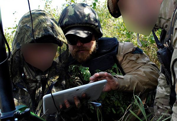 Нічия земля. Один день з життя розвідника в зоні АТО. Репортаж військового інженера Олександра Шульмана, який побував у розвідці поблизу селищ Металіст і Олександрівськ Луганської області