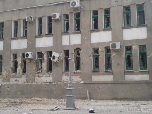 Луганськ зруйнований. Фото. Відео. 6.09.2014. Станом на ранок 6 вересня в Луганську спокійно. Ніч пройшла спокійно. За повідомленнями місцевих жителів звуки вибухів чути за містом. 