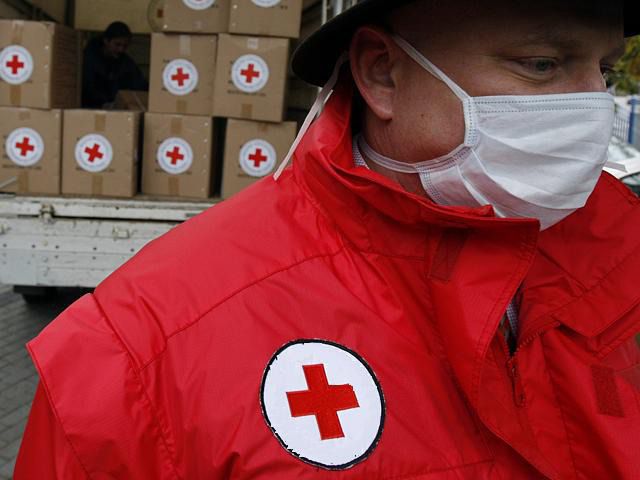 Місія Червоного Хреста обстріляна в районі Луганська. Через порушення договору про припинення вогню до Луганська не дісталася гуманітарна допомога