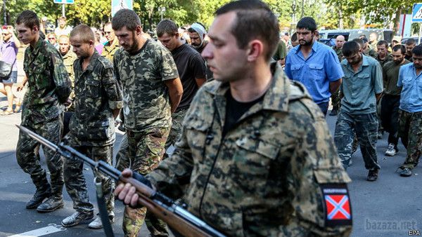 Керівництво самопроголошеної «ДНР» призупинило обмін полоненими. Терористи кажуть, що Київ досі не надав списки полонених «ополченців».