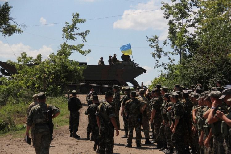 Сили АТО зміцнюються і стягують важку техніку, - МВС. Росія також нарощує свої сили уздовж українського кордону