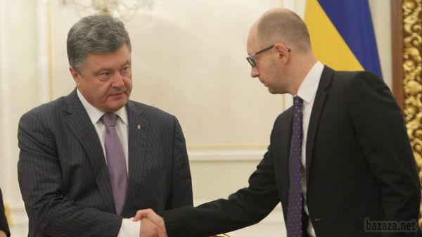 Порошенко і Турчинов візьмуть участь у засіданні Кабміну. На засіданні також будуть присутні голови обласних держадміністрацій.