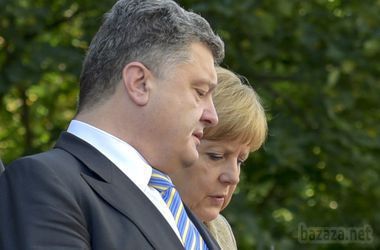 Порошенко і Меркель обговорили ситуацію на Донбасі. Президент України Петро Порошенко продовжив телефонні консультації з Федеральним канцлером Німеччини Ангелою Меркель.