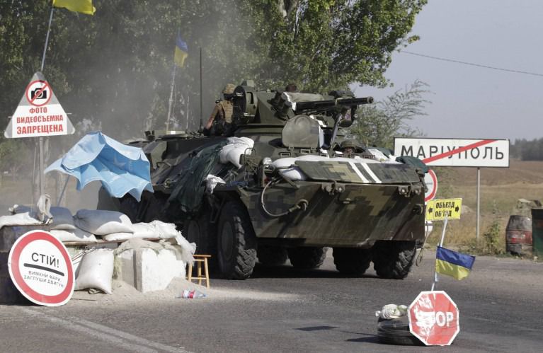 Бойовики знову порушили перемир'я, - Тимчук. За ніч обстрілу піддалися позиції сил АТО в декількох містах