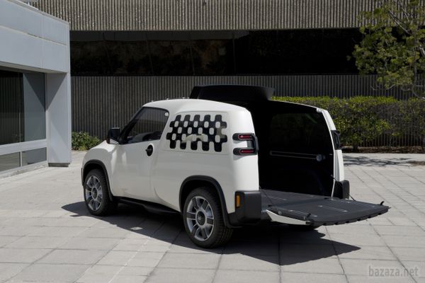 Toyota розробила багатофункціональний фургон-трансформер. Незвичайний прототип фургона призначений для використання в умовах мегаполісів. Він дозволяє максимально використовувати простір салону, поєднує в собі функціональність пікапа, маневреність і зручність управління в щільній міській забудові.