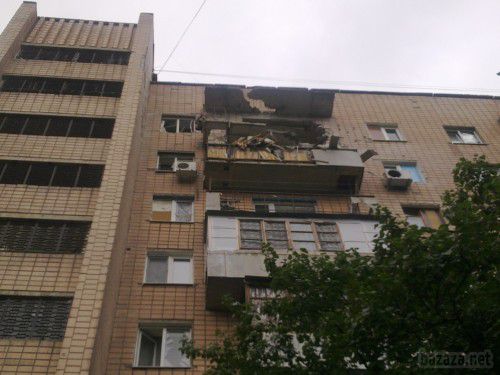 Луганськ зруйнований. Відео. 12.09.2014. Станом на ранок 12 вересня в Луганську спокійно. Ніч пройшла тихо. У місті зберігаються проблеми зі зв'язком, електроенергією, водою і продуктами. 