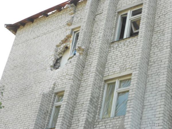 Луганськ зруйнований. Відео. 12.09.2014. Станом на ранок 12 вересня в Луганську спокійно. Ніч пройшла тихо. У місті зберігаються проблеми зі зв'язком, електроенергією, водою і продуктами. 