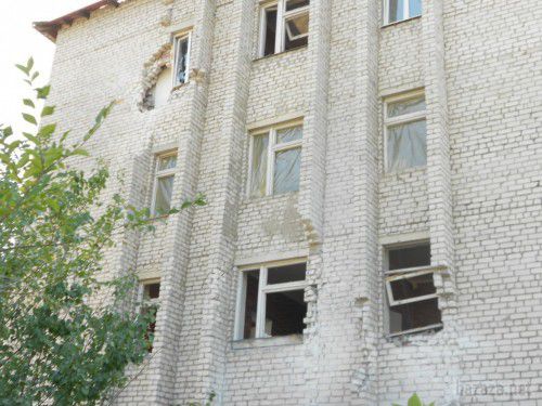 Луганськ зруйнований. Відео. 12.09.2014. Станом на ранок 12 вересня в Луганську спокійно. Ніч пройшла тихо. У місті зберігаються проблеми зі зв'язком, електроенергією, водою і продуктами. 