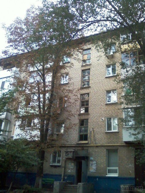 Луганськ зруйнований. Відео. 12.09.2014. Станом на ранок 12 вересня в Луганську спокійно. Ніч пройшла тихо. У місті зберігаються проблеми зі зв'язком, електроенергією, водою і продуктами. 