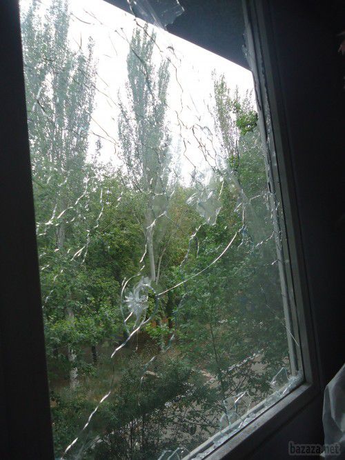 Луганськ зруйнований. Відео. 12.09.2014. Станом на ранок 12 вересня в Луганську спокійно. Ніч пройшла тихо. У місті зберігаються проблеми зі зв'язком, електроенергією, водою і продуктами. 