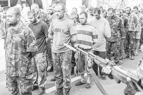 Звільнені близько 60 полонених українських військовослужбовців (імена). За інформацією Міжвідомчого центру допомоги громадянам з питань звільнення полонених і заручників з полону бойовиків ЛНР і ДНР звільнено близько 60 українських військовослужбовців. 
