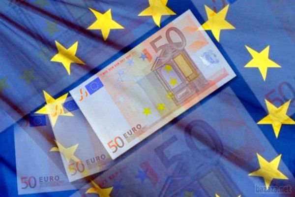 Єврокомісар Де Гухт: Зона вільної торгівлі для України відкладається на рік. У Брюсселі ЄС, Україна і Росія прийшли до компромісу: 